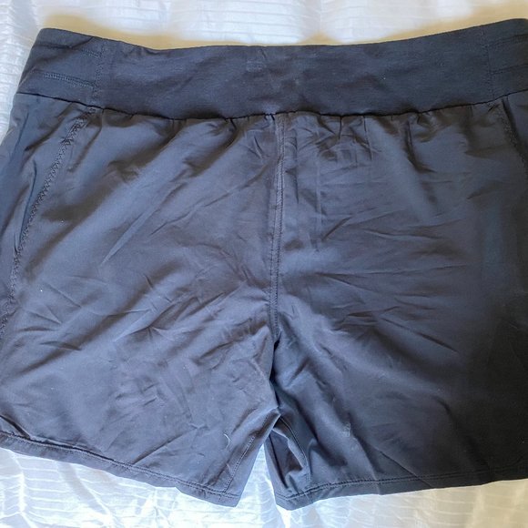 TASC PERFORMANCE FINESSE SHORT NWT - Picture 2 of 4